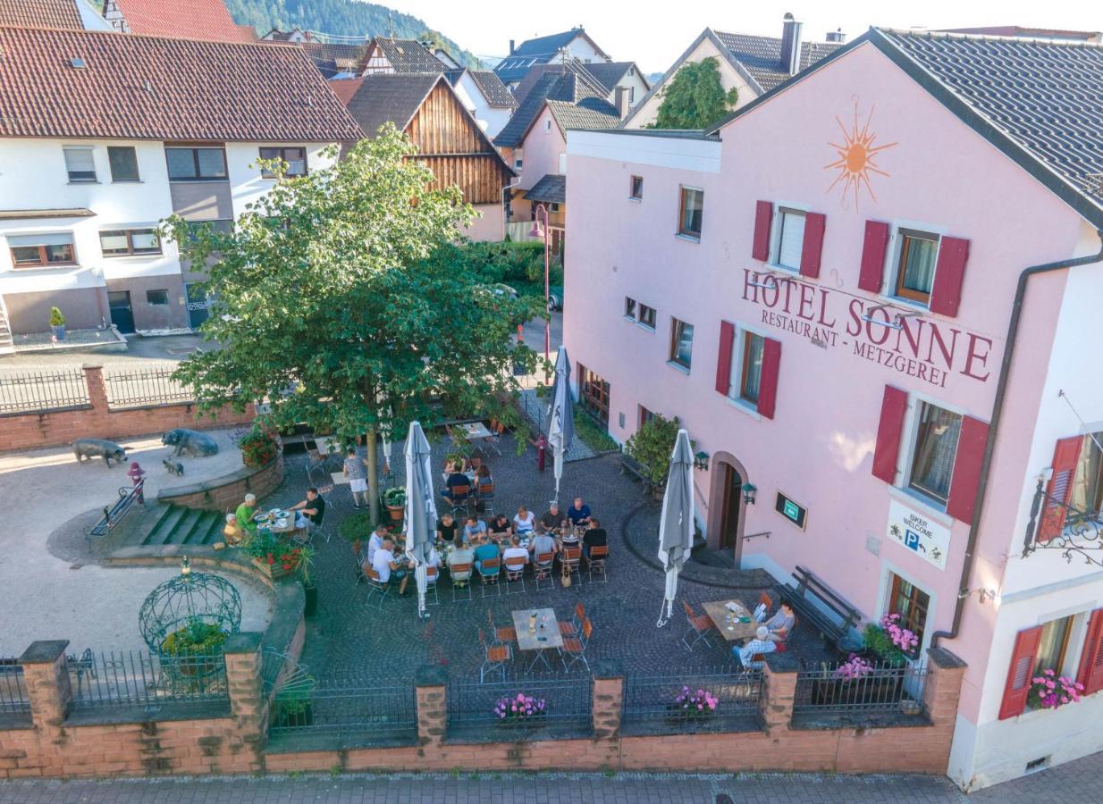 Hotel - Restaurant - Metzgerei Sonne Loffenau Екстер'єр фото